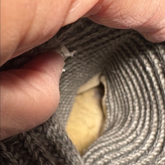 UGG Classic cardi sweater knit boot. Size 8 - Picture 9 of 10